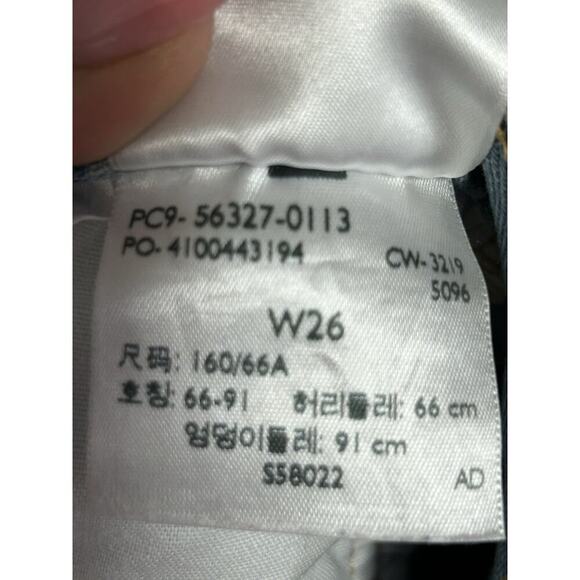 Levi’s 501 Shorts Women’s 26 Blue Denim High Rise Distressed Cut Off Button Fly - Picture 6 of 8